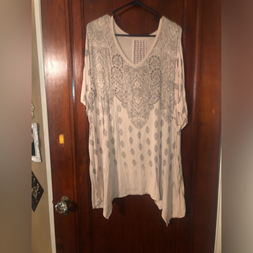 Catherine’s Top with intricate design and back detail (Plus Size)